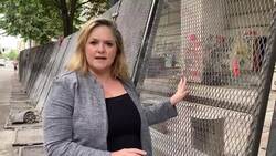 Portland protests: Federal agents use tear gas, protesters shoot fireworks at courthouse News Clip