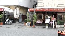 CLEAN : Restaurants reopen in Rome as Italy eases coronavirus measures News Clip