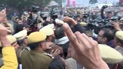 CLEAN : Protesters detained at Red Fort in Delhi's citizenship law protest News Clip