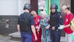 Crews comb rubble, locate victims after deadly missile strike in Kryvyi Rih, Ukraine News Clip