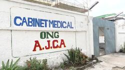 CLEAN : Congo clinic helps embattled albino minority News Clip