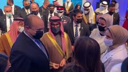 CLEAN : Israeli PM meets Bahraini youth in Manama News Clip
