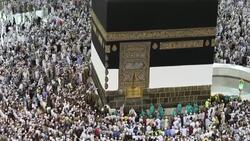 CLEAN : FILE: Muslim worshippers perform prayers around the Kaaba News Clip