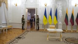 CLEAN : Ukrainian President Zelensky visits Lithuania News Clip