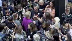 Sen. Elizabeth Warren during ANTI–Brett Kavanaugh protest - Washington DC Stock Footage