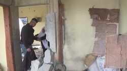 CLEAN : Palestinian homeowner inspects damages following Israeli shelling News Clip
