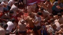 Thousands drenched red in Spain's Tomatina battle Instructional Video
