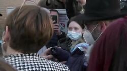 Ukrainians fleeing war greeted with the kindness of strangers News Clip