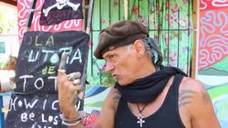 VOICED : Pintor viajero llega a Nicaragua en su misión de "cambiar el mundo" News Clip