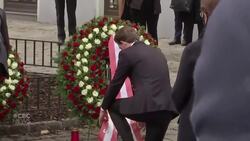 Austrian chancellor, president lay wreaths to honour Vienna attack victims News Clip