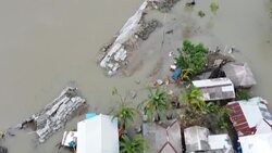 CLEAN : Bangladesh: Cyclone Amphan breaks levee, ravages homes News Clip