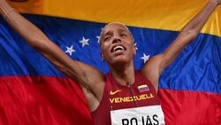 VOICED : Fiesta en casa de Yulimar Rojas en Venezuela tras su hazaña olímpica News Clip