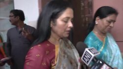 Telugu actress Jayasudha Kapoor joins BJP in presence of G Kishan Reddy, Bandi Sanjay Kumar News Clip