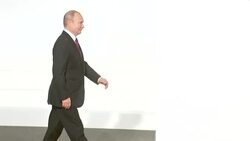 Shinzo Abe greeting Russian President Vladimir Putin in Osaka News Clip