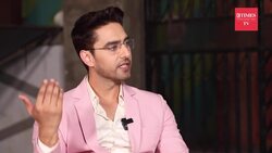 Rohit Purohit on replacing Shehzada Dhami in Yeh Rishta, bond with Samridhi Shukla, No dating clause News Clip