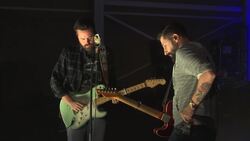 Country group Old Dominion go from gigging in bars to arenas, talk about fans taking over the stage Instructional Video