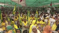 India farmers protest over new laws benefitting big firms News Clip