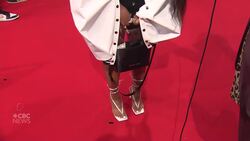 Juno Awards 2022: Stars hit the red carpet News Clip