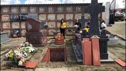 Lonely burial in Spain during virus lockdown Instructional Video