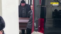 'Navalny!': Crowds chant Russian opposition leader's name ahead of funeral News Clip