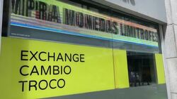 CLEAN : Dollar hovers around record 200 pesos in Argentina's parallel market News Clip