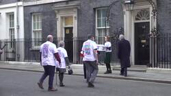 Versus Arthritis deliver open letter to Downing Street News Clip
