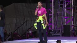 CLEAN : Philippines: Huge crowd packs Manila streets for Leni Robredo's final rally News Clip