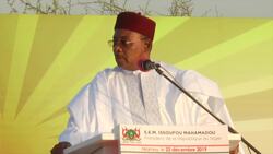 Issoufou and Macron on battling Sahel militants Instructional Video