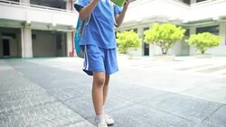 Children walking  in school，back to school Stock Footage
