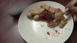 How to Bake a Healthy Pie for Dessert Instructional Video