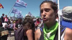 VOICED : Protestas en Argentina durante mision del FMI News Clip