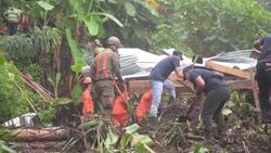 CLEAN : Soldiers and rescuers search for bodies after El Salvador deadly landslide News Clip