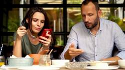 How to Be a Good Listener in Order to Be a Better Seller Instructional Video