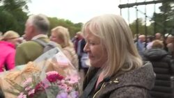 CLEAN : Lawns of Windsor's Long Walk fill with bouquets in tribute to Queen Elizabeth News Clip