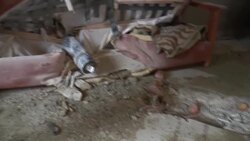 CLEAN : Lebanon army at scene of home hit by dud Israeli shell News Clip