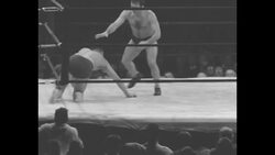 Danno O'Mahoney captures heavyweight wrestling title from Jim Londos, 1935 News Clip