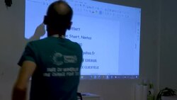 CLEAN : Police in Paris seal off area following expulsion of crack users News Clip