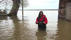 Quebec calls in the military to fight rising floodwaters News Clip