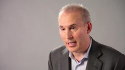 4 PowerPoint Do's & Don'ts in Public Speaking Instructional Video