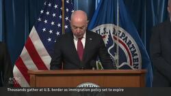 Thousands of migrants line up at U.S.-Mexico border News Clip