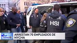 Univision 41 News Brief: Roban dentro de patrulla del NYPD News Clip