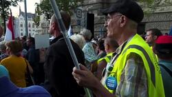 Former PM leads mass protest against Hungary government Instructional Video