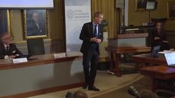 VOICED : Tres economistas entre ellos una mujer ganan Nobel por trabajos sobre la pobreza News Clip