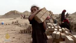 Desperate Iraqi brickmakers risk lives for income News Clip