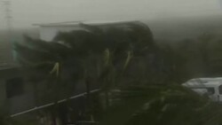 CLEAN : Strong winds as Hurricane Delta makes landfall in Cancun News Clip