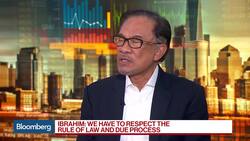 Anwar Ibrahim on Malaysia's Political Environment, 1MDB Scandal News Clip