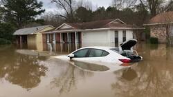 Floods in southern US submerge homes and cars Instructional Video