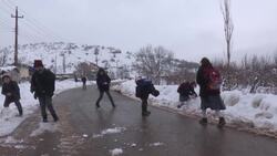 Heavy snow falls on villages in northern Iraq News Clip
