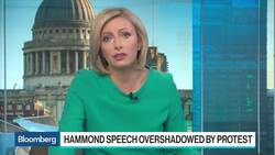 U.K. Minister Grabbing Protester Was `Uncomfortable': Lord Mayor of London News Clip