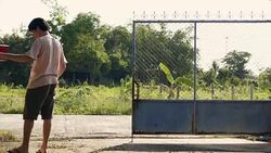 man open the door Stock Footage